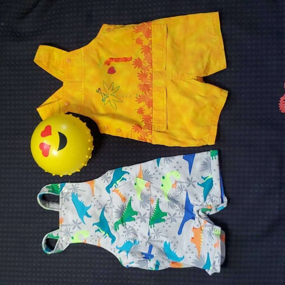 Lot of 2, boys, 3-6 months, Simply Basic giraffe romper, Wonder Nation dinosaur
